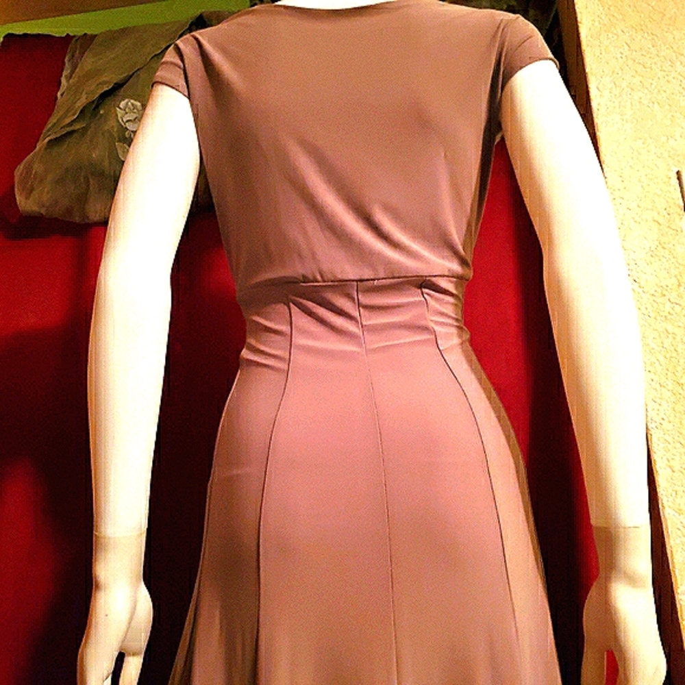 NWT-Gorgous, Elegant, Sexy Figure flattering dress - Picture 14 of 16